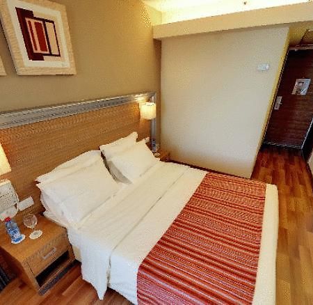 Blue Bay Hotel Нетания Номер фото